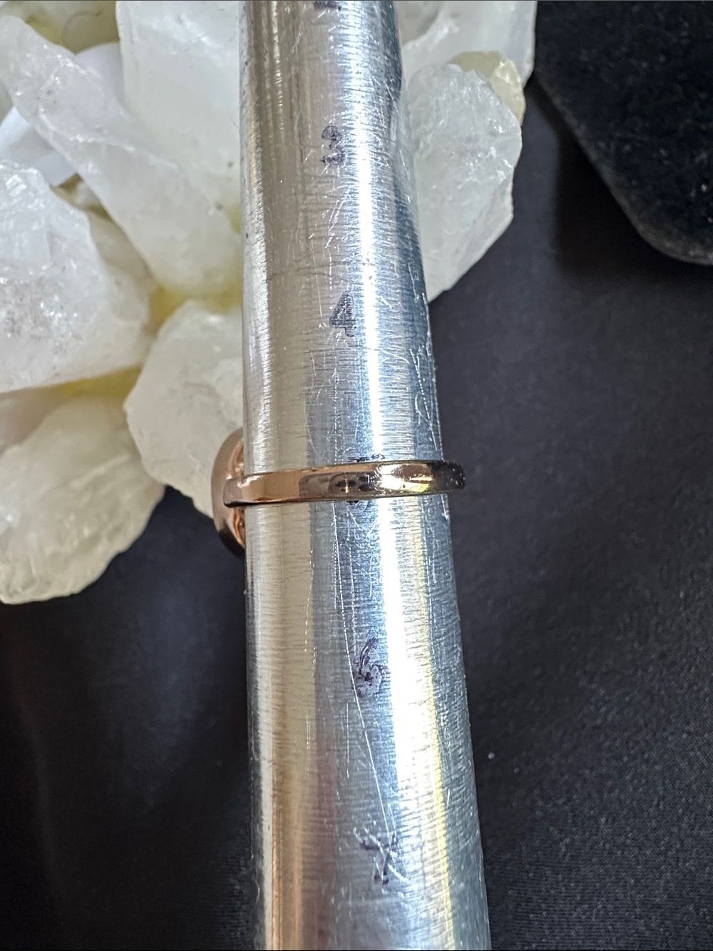 Premier Design GUC faceted clear acrylic ring. Rose goldtone setting & stamped - Picture 7 of 7